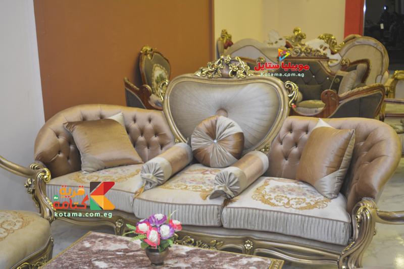 صور ديكور صالون دهبى شيك 2025 من داخل المعرض